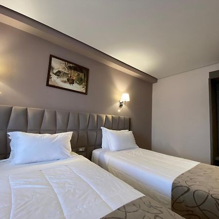 Doanesia Premium Hotel & Spa Tirana Zewnętrze zdjęcie