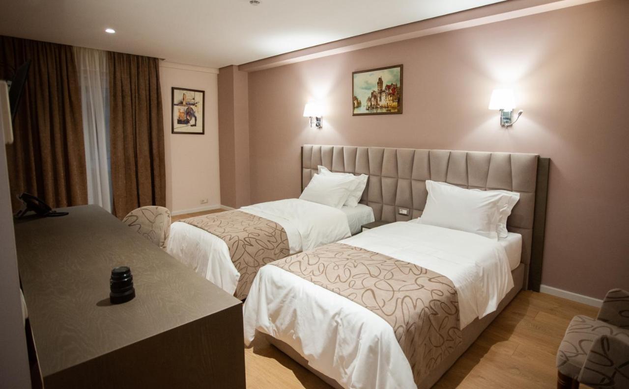 Doanesia Premium Hotel & Spa Tirana Zewnętrze zdjęcie