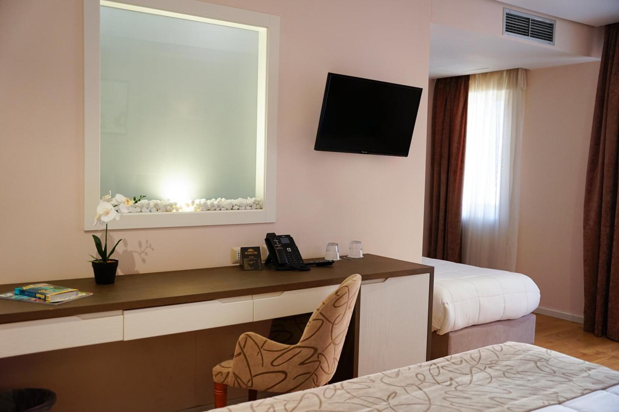 Doanesia Premium Hotel & Spa Tirana Zewnętrze zdjęcie