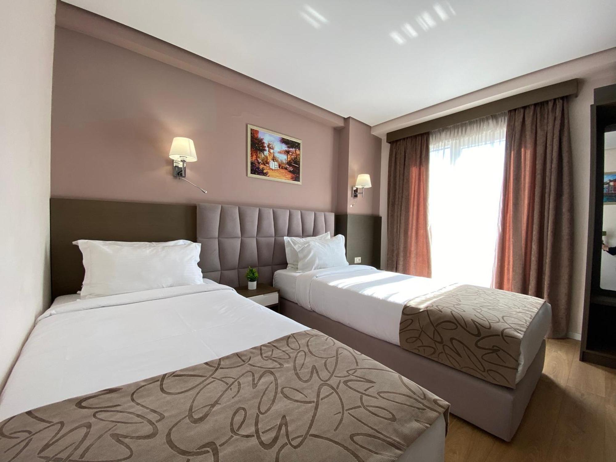 Doanesia Premium Hotel & Spa Tirana Zewnętrze zdjęcie