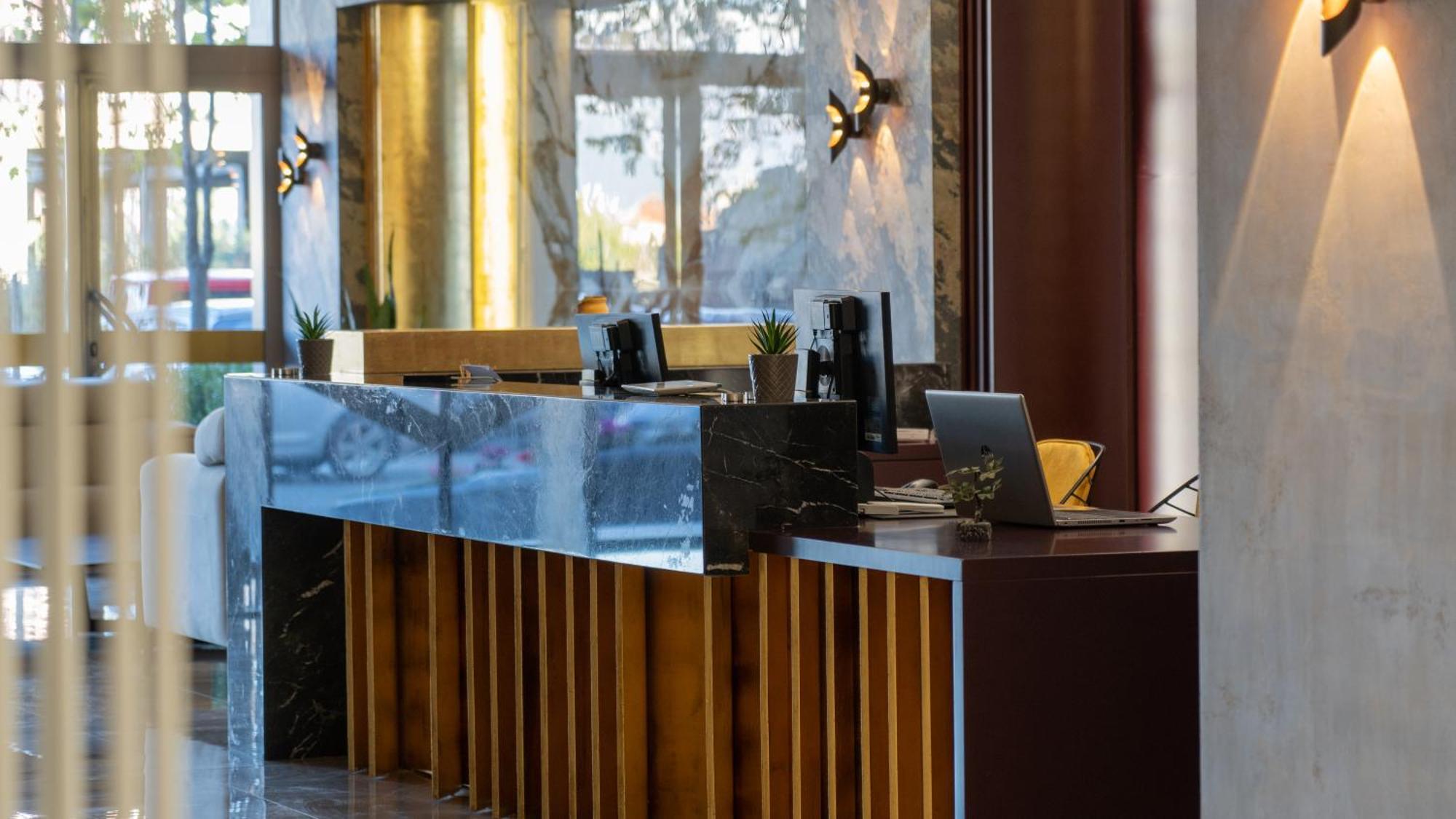 Doanesia Premium Hotel & Spa Tirana Zewnętrze zdjęcie