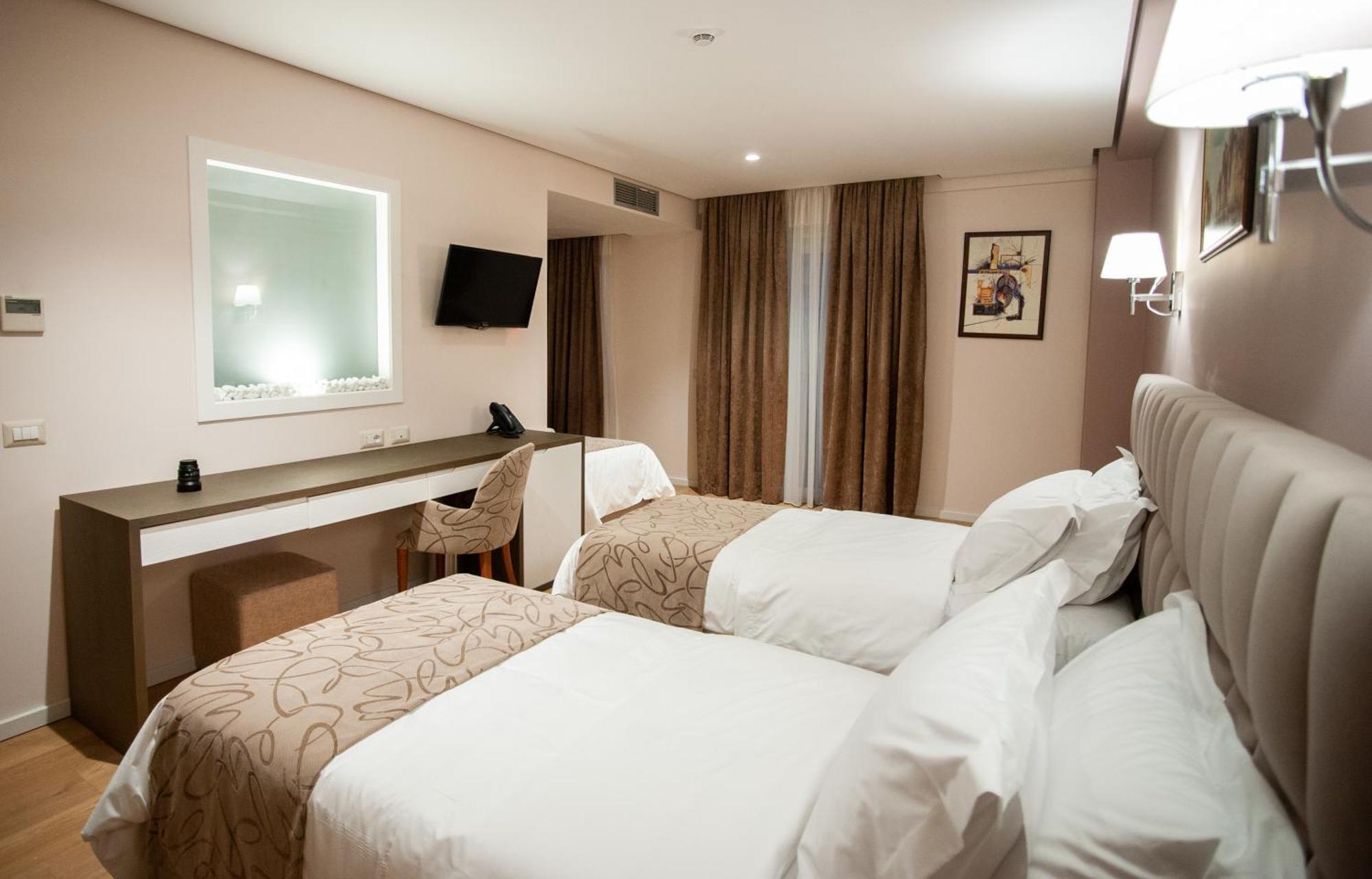 Doanesia Premium Hotel & Spa Tirana Zewnętrze zdjęcie